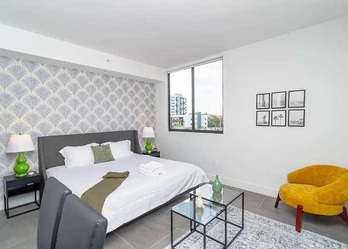 King Bed Brand New Oasis Minutes To Brickell