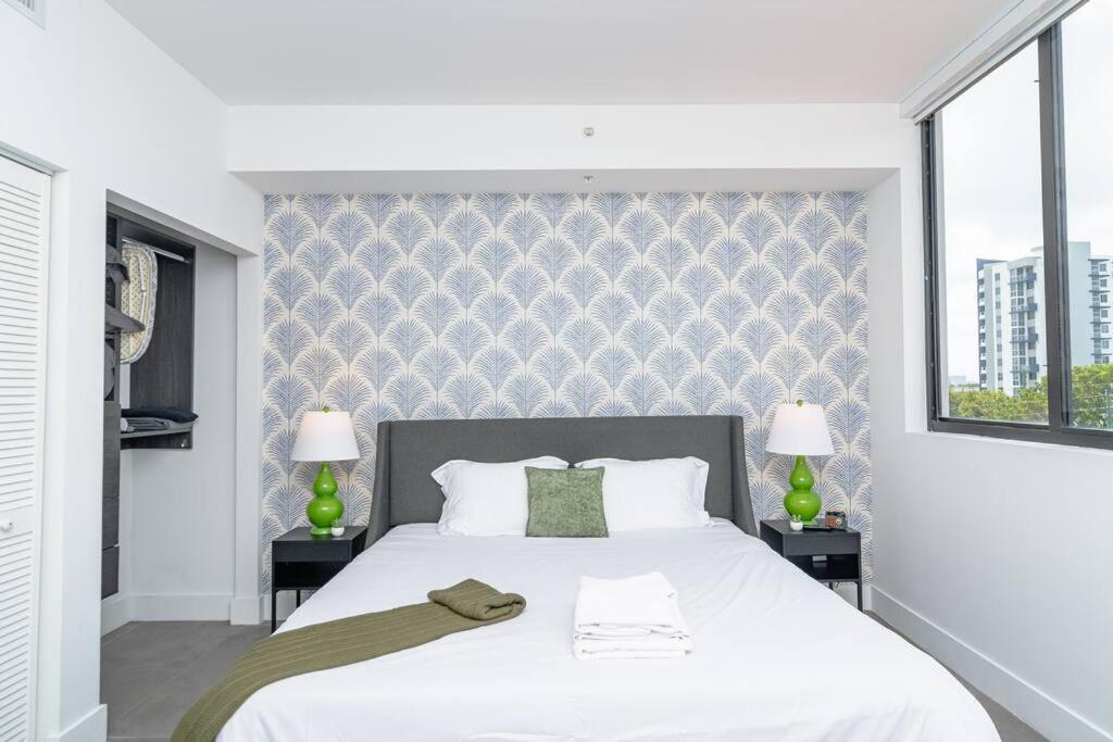 Apartment King Bed Brand New Oasis Minutes To Brickell