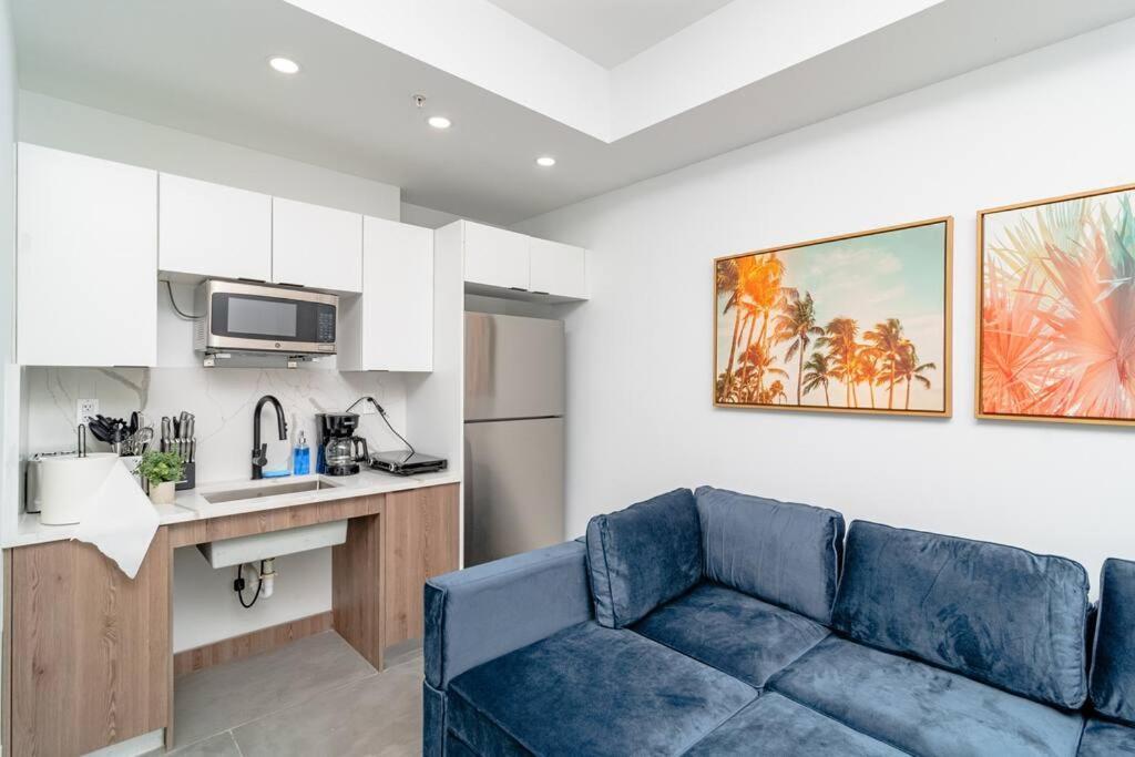 King Bed Brand New Oasis Minutes To Brickell Apartment